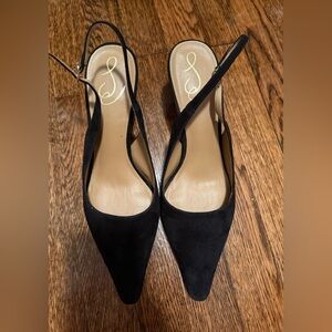 Black Heels with Pointed Toe and Slingback Design